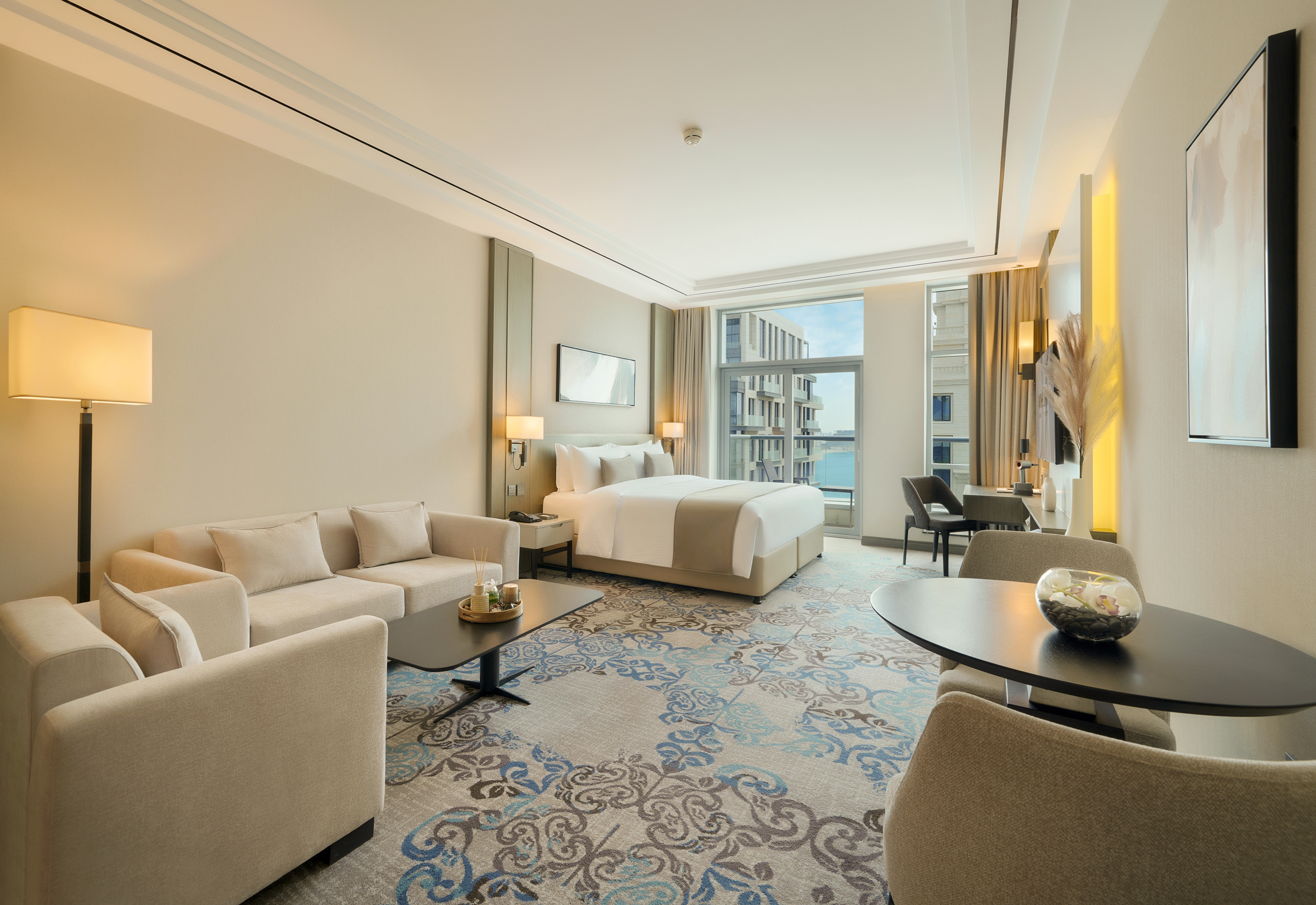 Deluxe Seaside View with Balcony Room